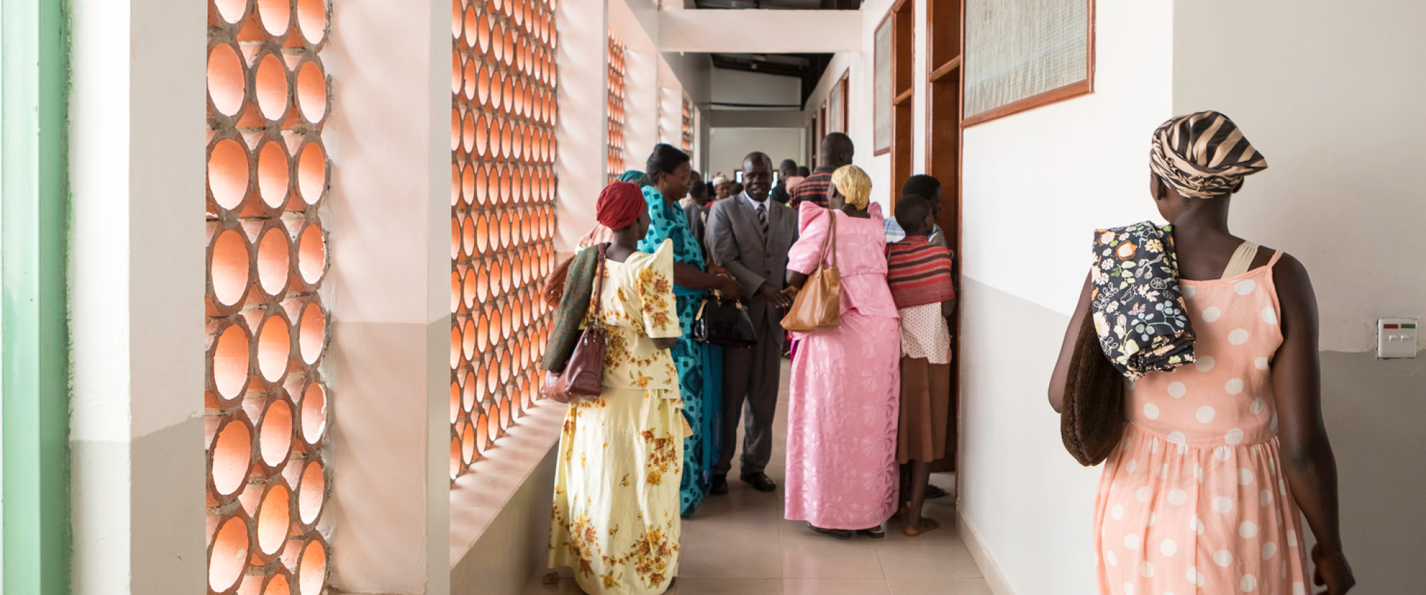 乌干达卡楚巴拉妇产医院启用，民治民享守护健康
