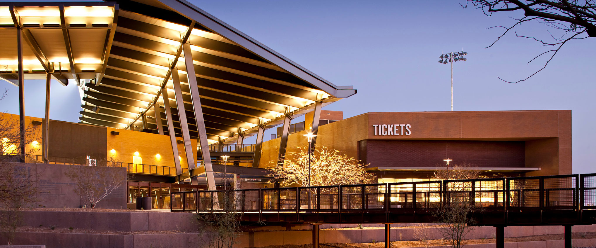 USA Today Says HKS-Designed Salt River Fields at Talking Stick Baseball Stadium in Scottsdale Is 1 of 25 Must-See Buildings in Arizona
