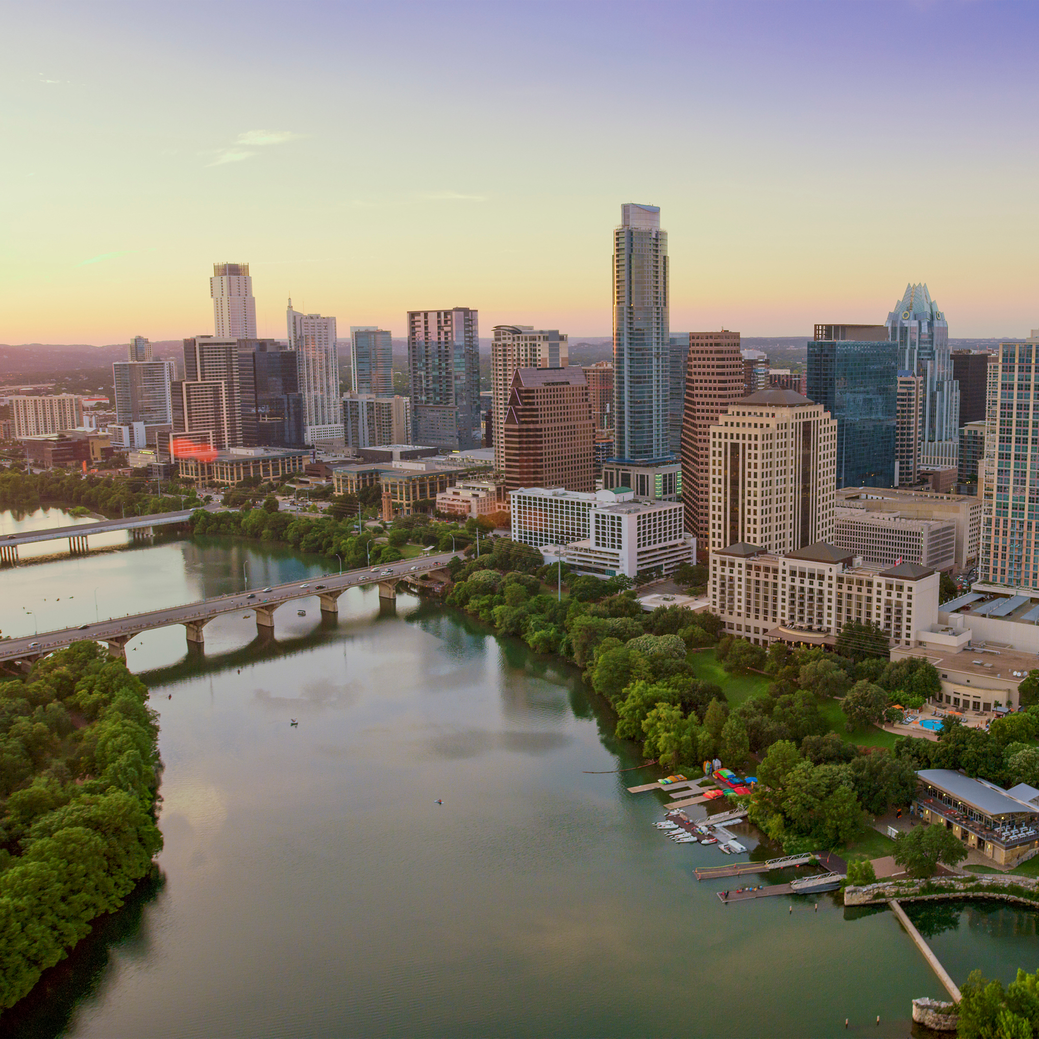 奥斯汀交通合作组织（Austin Transit Partnership）宣布与HKS、UNStudio和Gehl合作，领导“Project Connect”的建筑设计和城市设计。